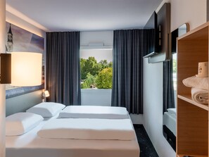 1 slaapkamer, een bureau, geluiddichte muren, gratis wifi