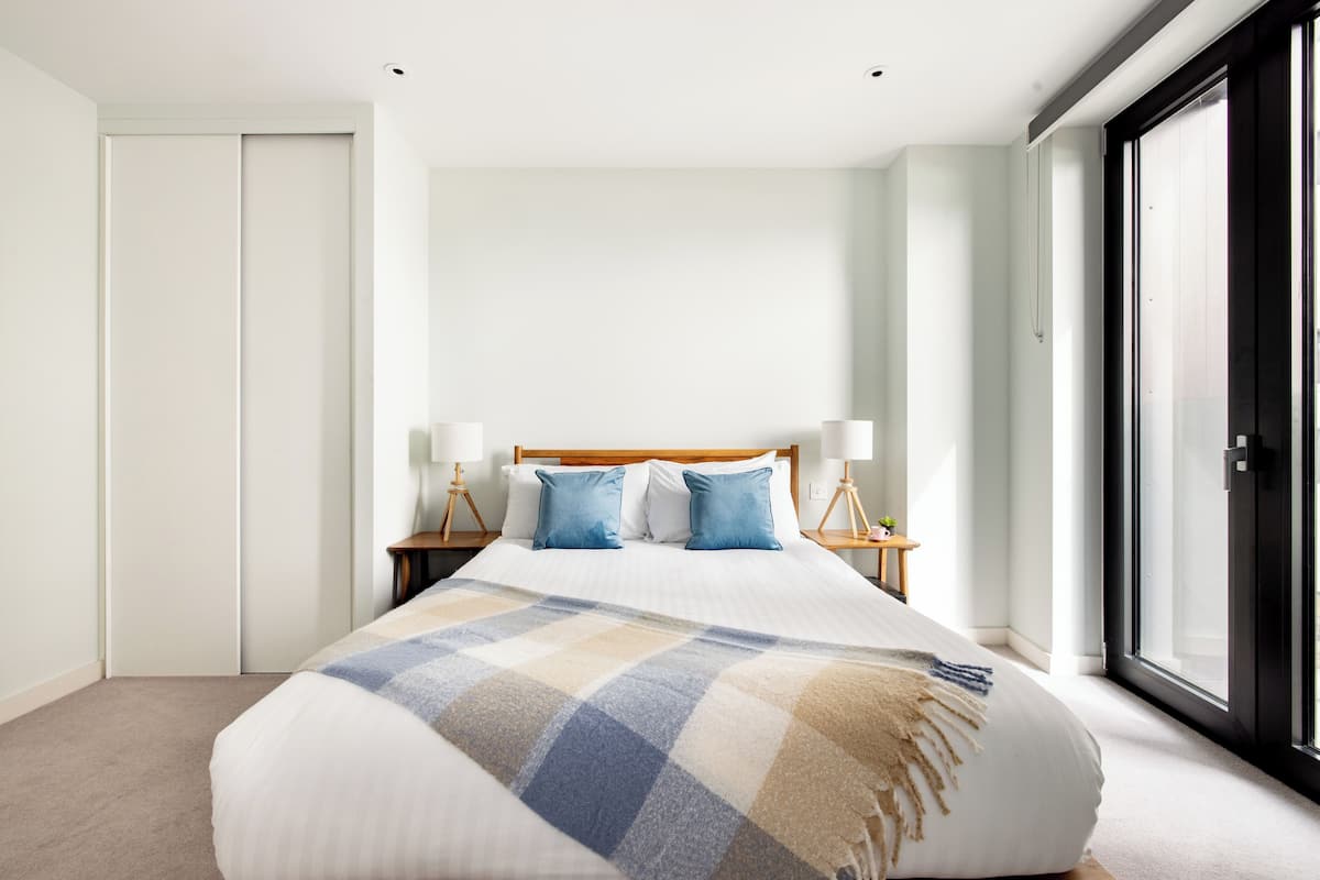 Superior appartement, 1 slaapkamer | 1 slaapkamer, een bureau, een strijkplank/strijkijzer, gratis wifi