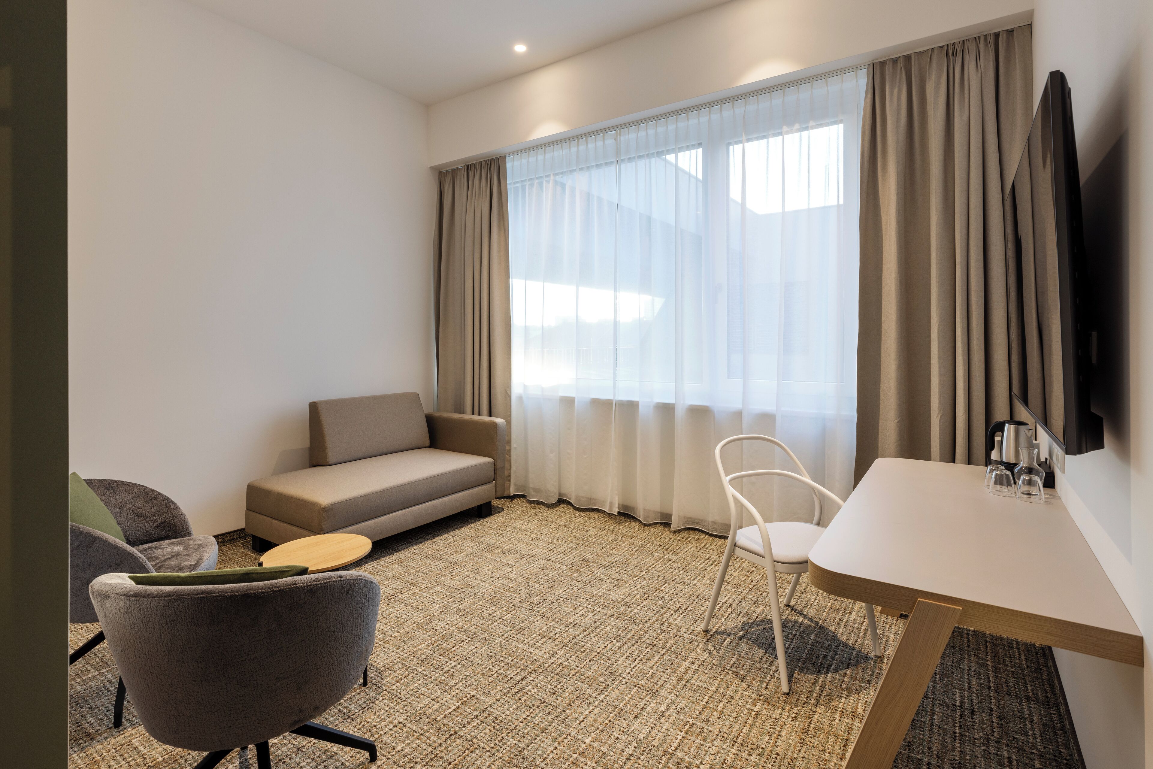 Junior-Suite | Hochwertige Bettwaren, Zimmersafe, Schreibtisch