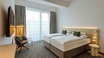Standard Double or Twin Room, Non Smoking | 1 bedroom, premium bedding, in-room safe, desk