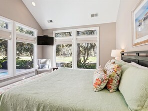 5 bedrooms, iron/ironing board, Internet, bed sheets