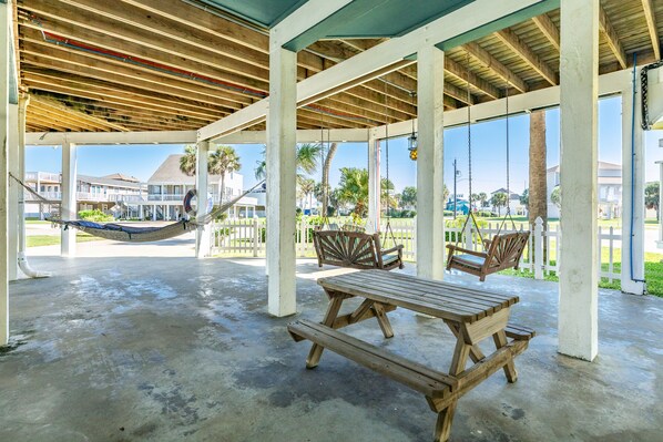 Outdoor dining