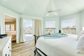 4 bedrooms, iron/ironing board, free WiFi, bed sheets