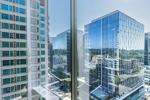 Interior - 1BR | Gym, Pool | Bellevue | Sophari Towers B (Bellevue)