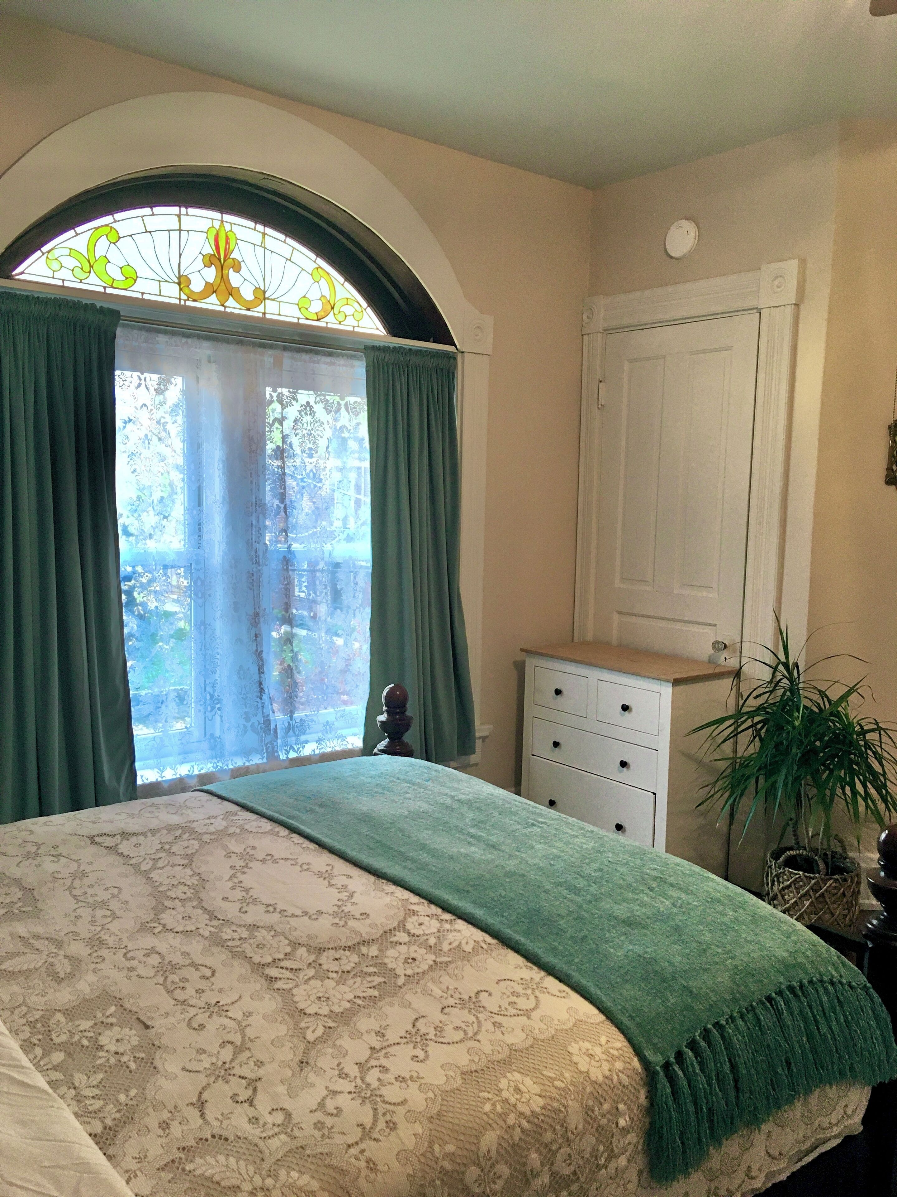 1 slaapkamer, een strijkplank/strijkijzer, wifi, beddengoed