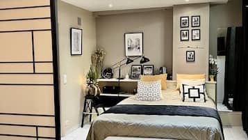 1 habitación, tabla de planchar con plancha, wifi gratis y ropa de cama