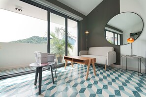 Leilighet (19) | Oppholdsområde | En 40-tommers smart-TV med kabel-kanaler