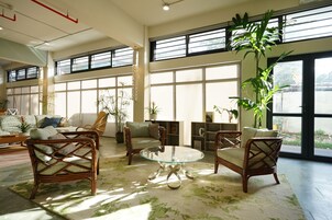 Sala de estar en el lobby