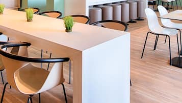 Daily buffet breakfast (EUR 13.9 per person)