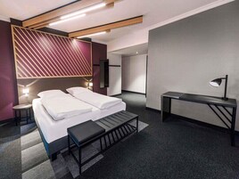 Soundproofing, WiFi (free)