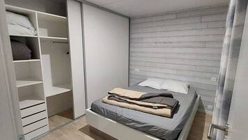 2 Schlafzimmer, Reisekinderbett, kostenloses WLAN, BettwÀsche