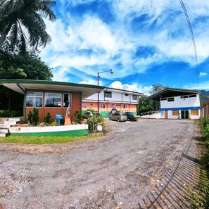 ที่จอดรถฟรี