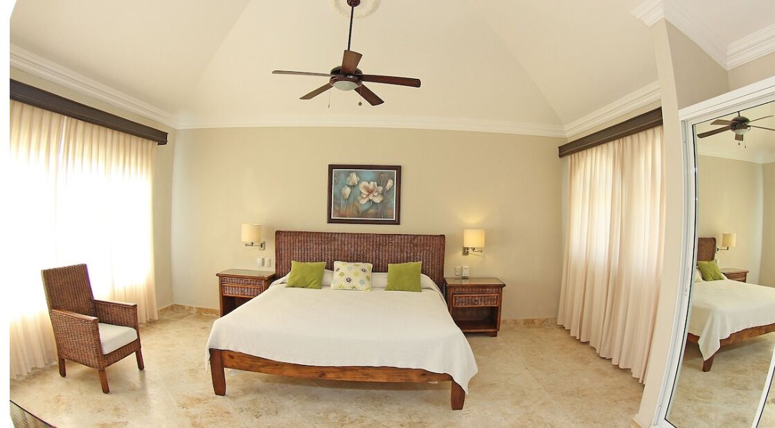 4 habitaciones, tabla de planchar con plancha, wifi y ropa de cama 