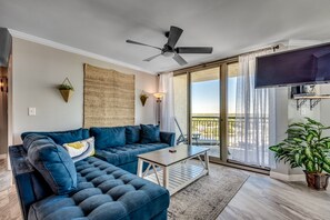 Smart TV, fireplace - ALL NEW Family Jewel Myrtle Beach (Myrtle Beach)