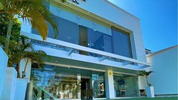 Voorkant van accommodatie