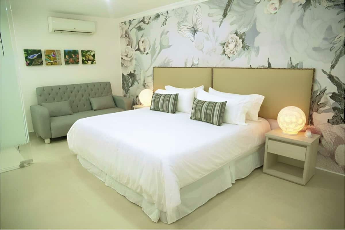 1 slaapkamer, luxe beddengoed, donzen dekbedden, een minibar