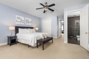 2 bedrooms, iron/ironing board, WiFi, bed sheets - Villa American Beauty (Cape Coral)