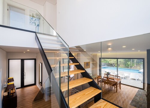 Lotus House - Heated Pool & Jacuzzi near the Beach