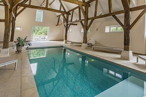 Innenpool, beheizter Pool