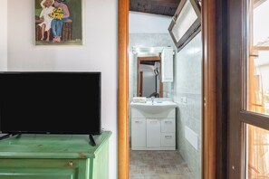 Interior - Cozy country cottage with patio just minutes from Cagliari and Poetto (quartu sant'elena)