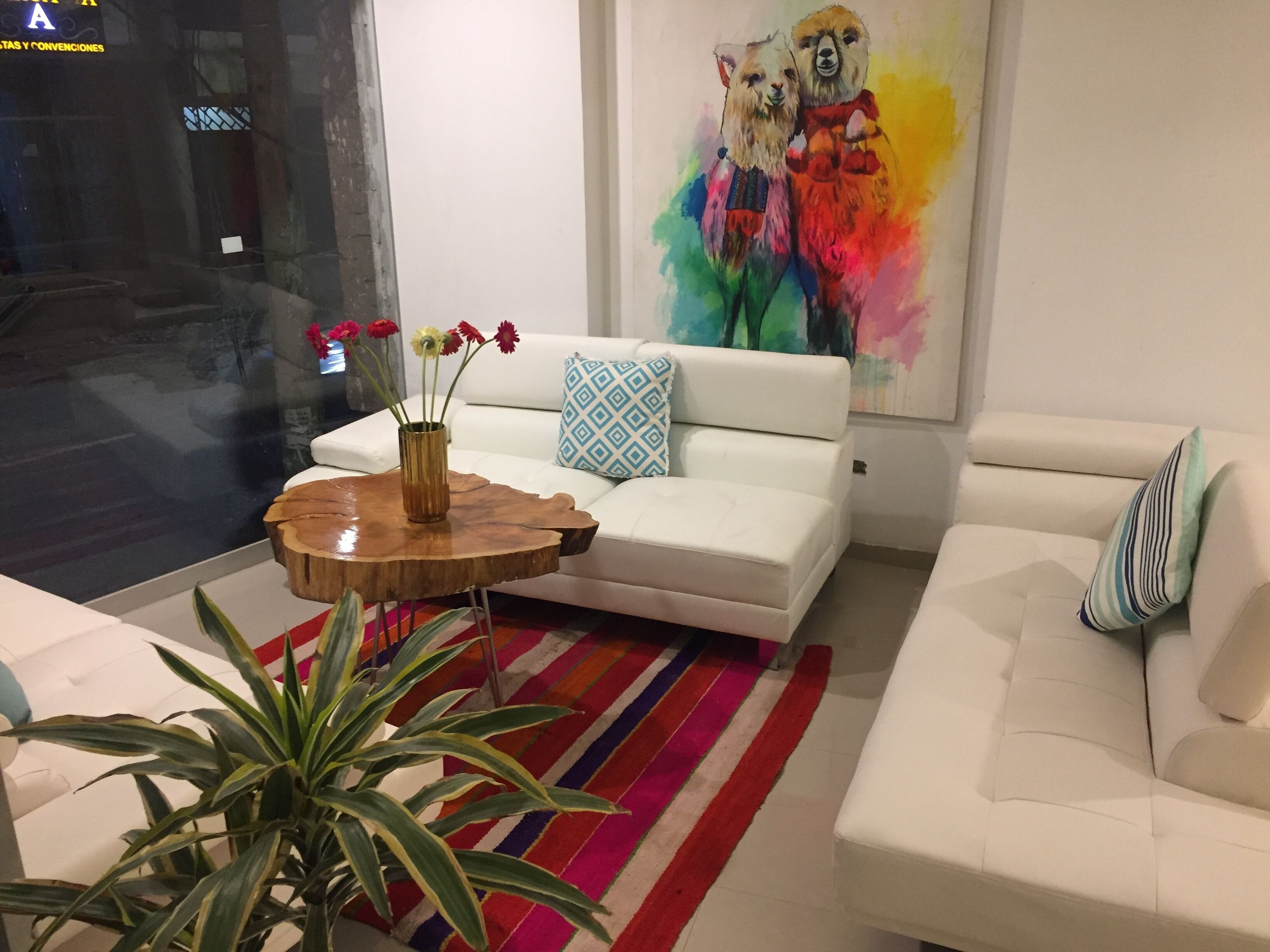 Rom – basic | Oppholdsområde | Smart-TV