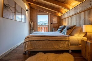 5 bedrooms, free WiFi, bed sheets