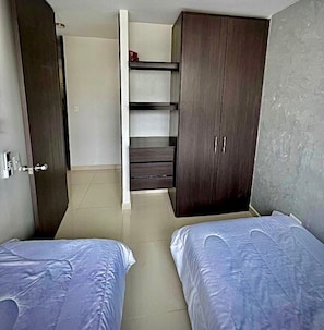 City Apartment, 3 Bedrooms - Oporto Condominium Apartments  (Barranquilla)