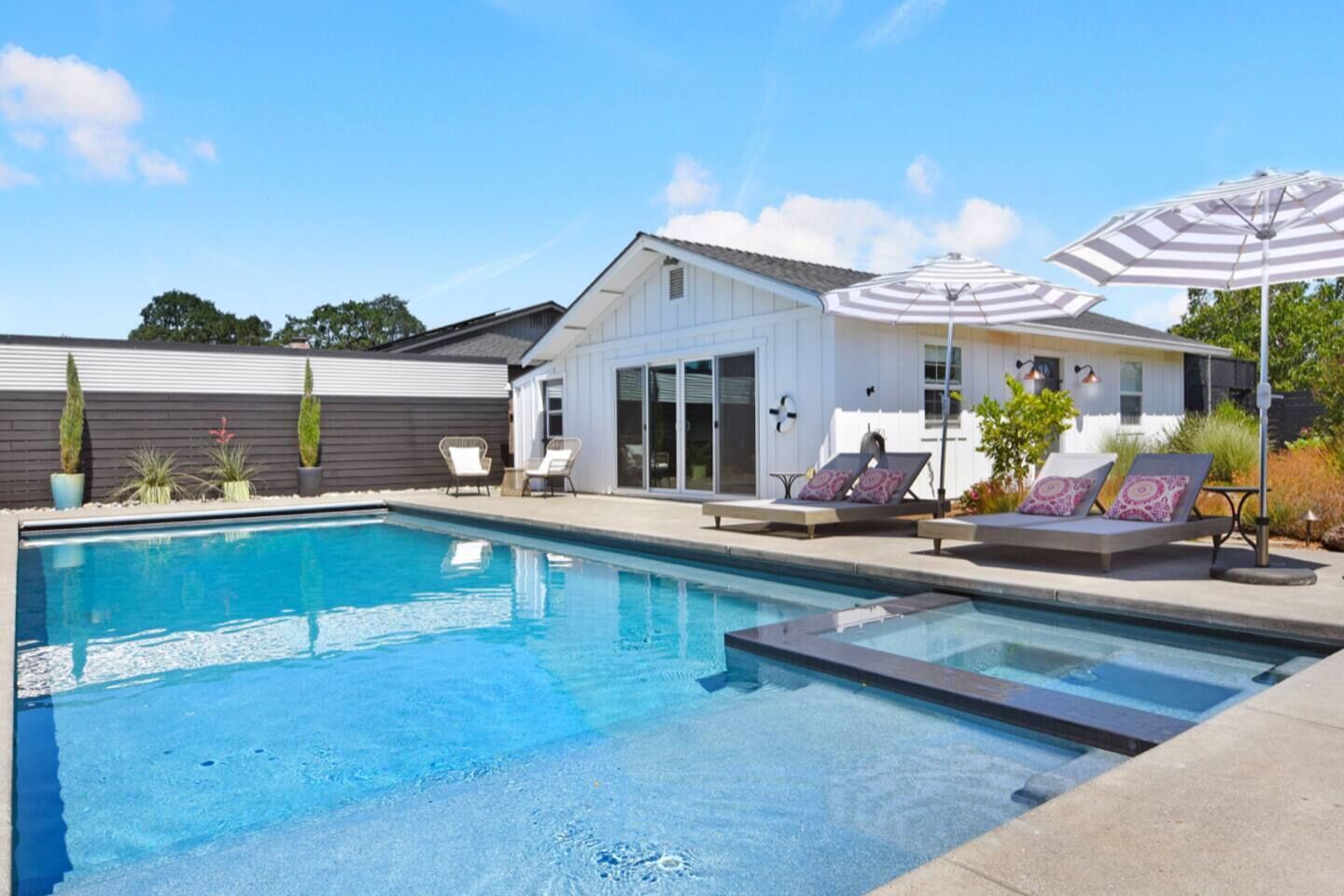 Relaxing Palmer Farmhouse Pool + Hot Tub + Putting Green