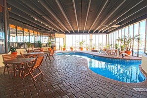 Innenpool, Außenpool