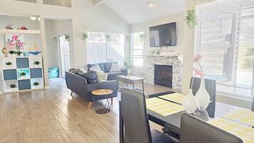 Rumah, 3 kamar tidur, kolam renang pribadi, pemandangan kolam renang | Area keluarga | Buku