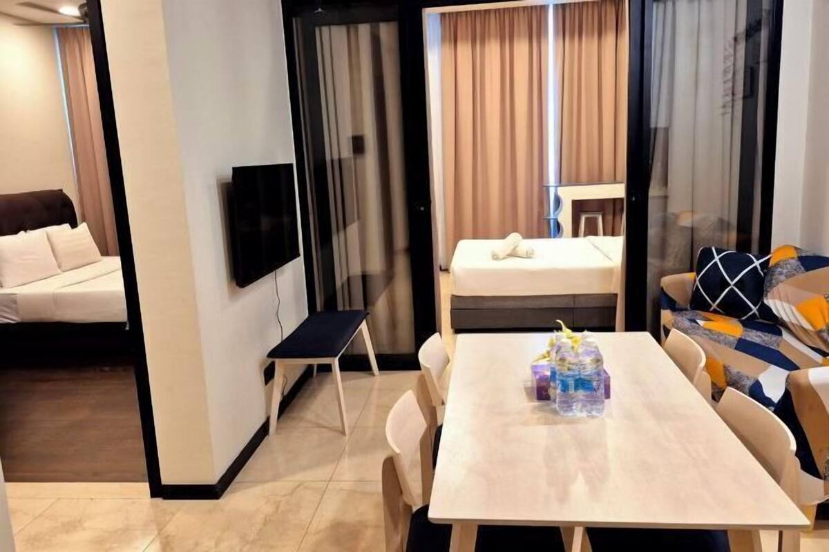 2 habitaciones, ropa de cama de alta calidad y insonorización