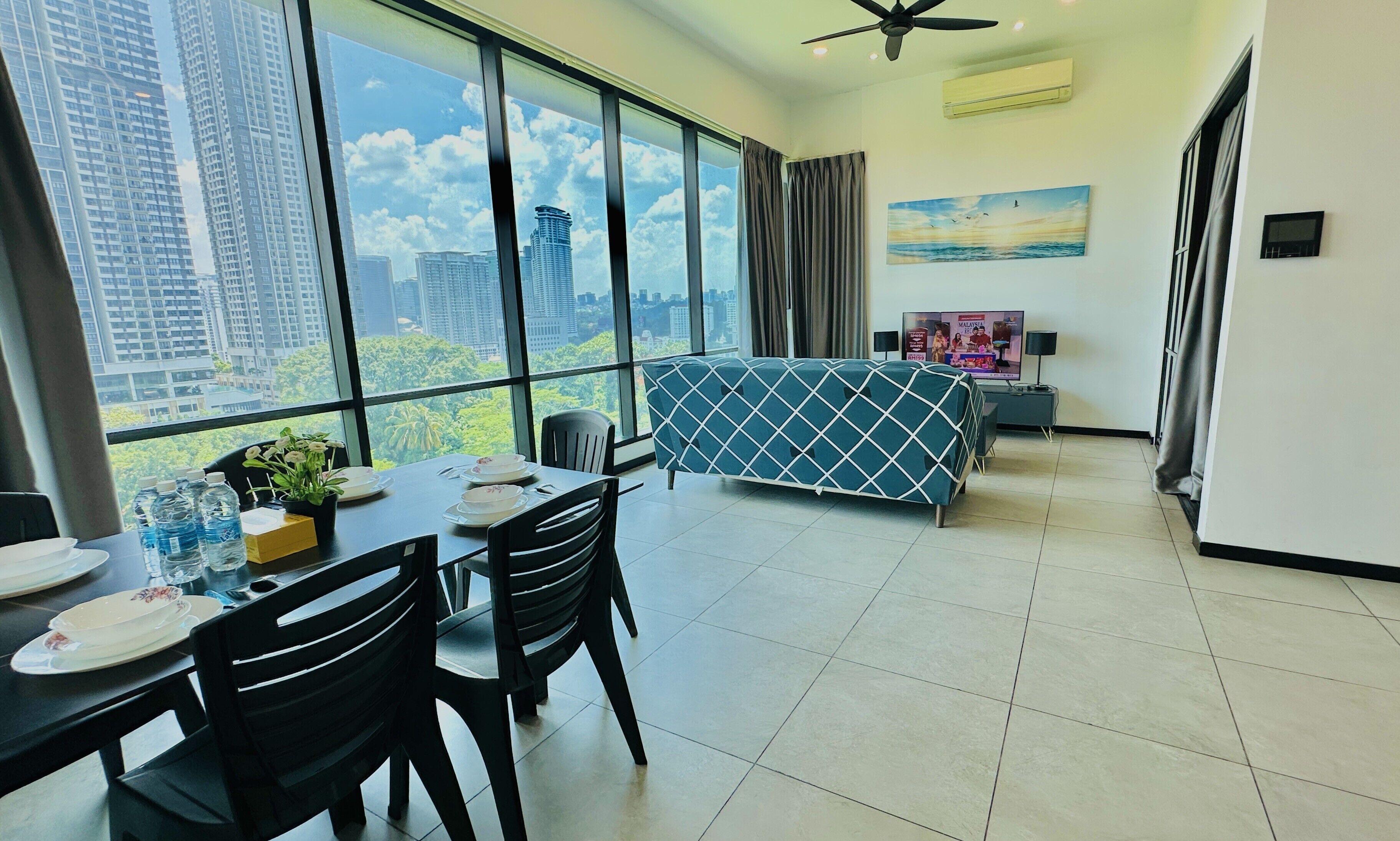 Luxury Apartment, 3 Bedrooms | Living area