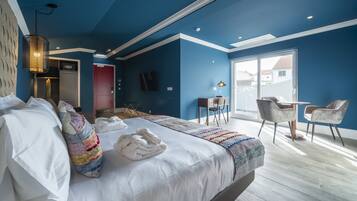 Premium bedding, minibar, in-room safe, desk