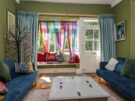 Cottage | Living area