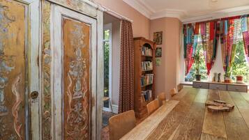 Cottage | Interior