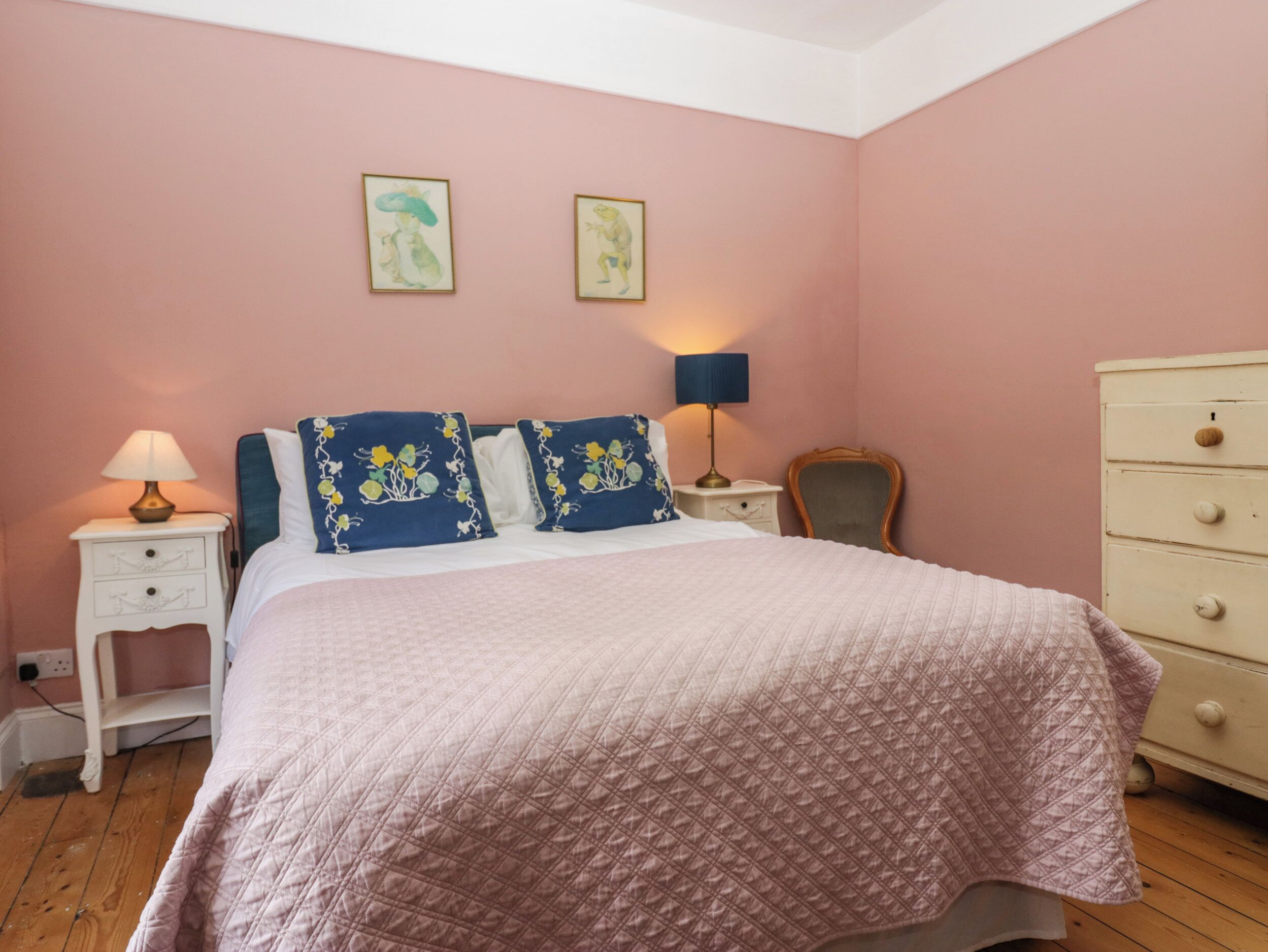 6 habitaciones, decoración personalizada y muebles diferentes 