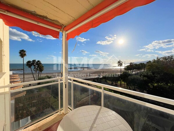 Property grounds - in front of the sea with incredible views from terrace (Cambrils)