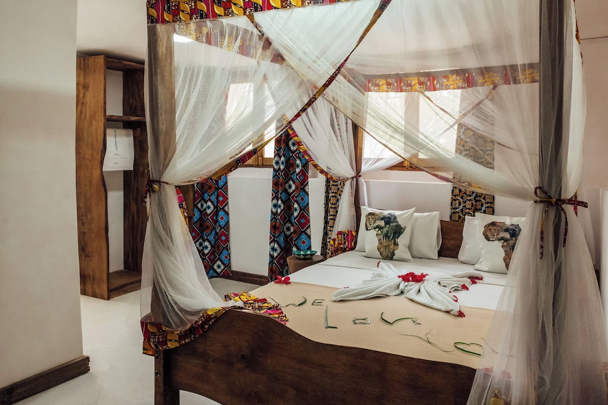 1 bedroom, desk, free WiFi, bed sheets