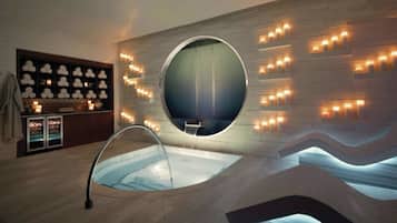 Couples treatment rooms, body treatments, aromatherapy