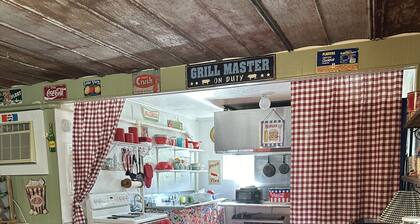 Old Rustic Country store near Pine mtn. / Kingdom Come Park & Bad Branch Falls