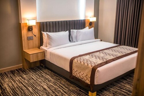 Solitaire hotel Lekki