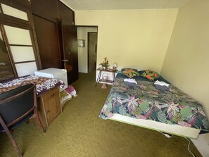 1 bedroom, iron/ironing board, WiFi, bed sheets