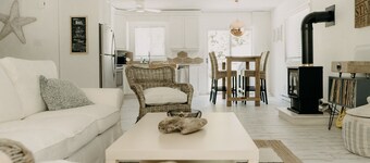 The Sugar Shack family retreat w arcade & hot tub.  Walk to Main St. and Beach