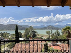 Hiên