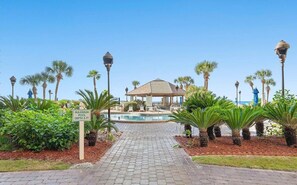 Pool - NEW! The Summerhouse - Gulf Front, Beach, Relax (Panama City Beach)