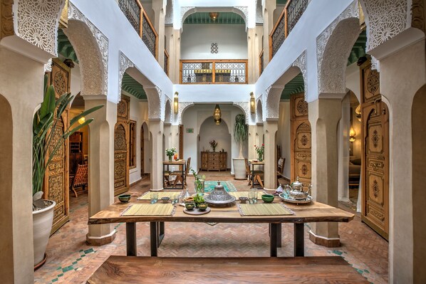 Free daily local cuisine breakfast - Riad Dar Fanny (Marrakech)