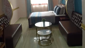 Luxury Room | Individually decorated, soundproofing, free WiFi