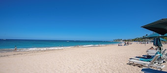 Studio w/ Kitchenette and Balcony Up to 3 Guests with Pool & Beach Access