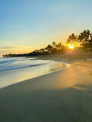 Espreguiçadeiras, toalhas de praia 
