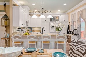 Fridge, microwave, oven, stovetop - Hot Tub~Golf Cart~Near beach~Coastal Retreat (Bolivar Peninsula)